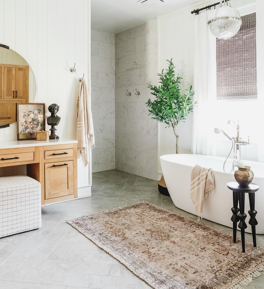 8 Best Rug Materials for Bathrooms